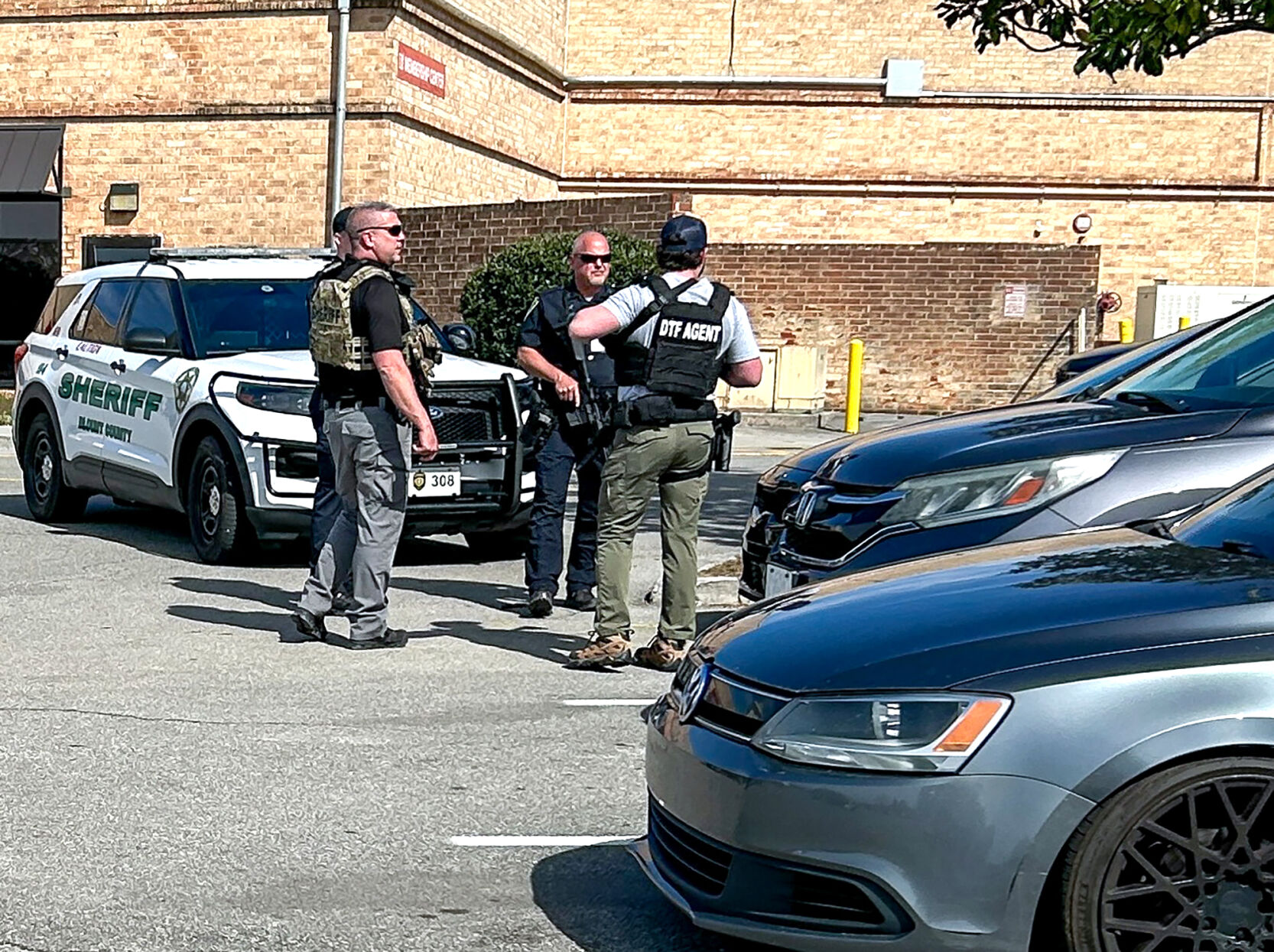Foothills mall lockdown group of officers