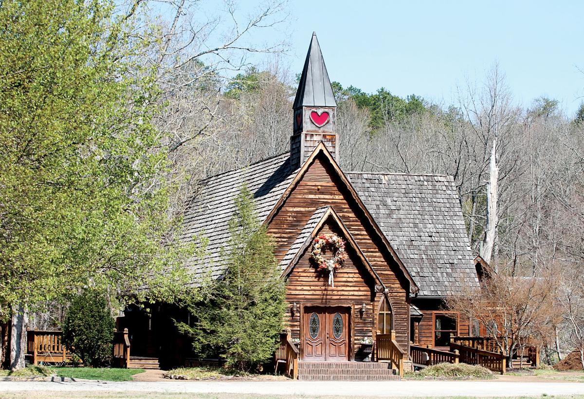 Plenty Of Places To Tie The Knot In Townsend News Thedailytimes Heartland Wedding Chapel
