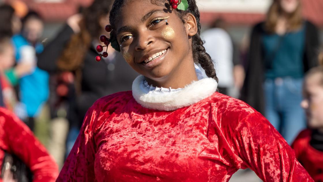 Cities March Out Early December Christmas Parades News Thedailytimes Com Maryville Tn Christmas Parade 2021