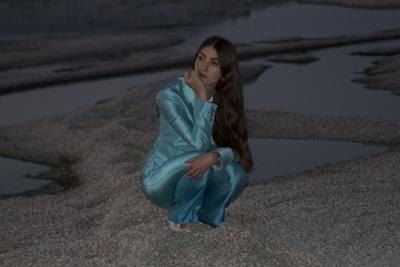 Weyes Blood Explores Duality Of Music Via A Front Row Seat To