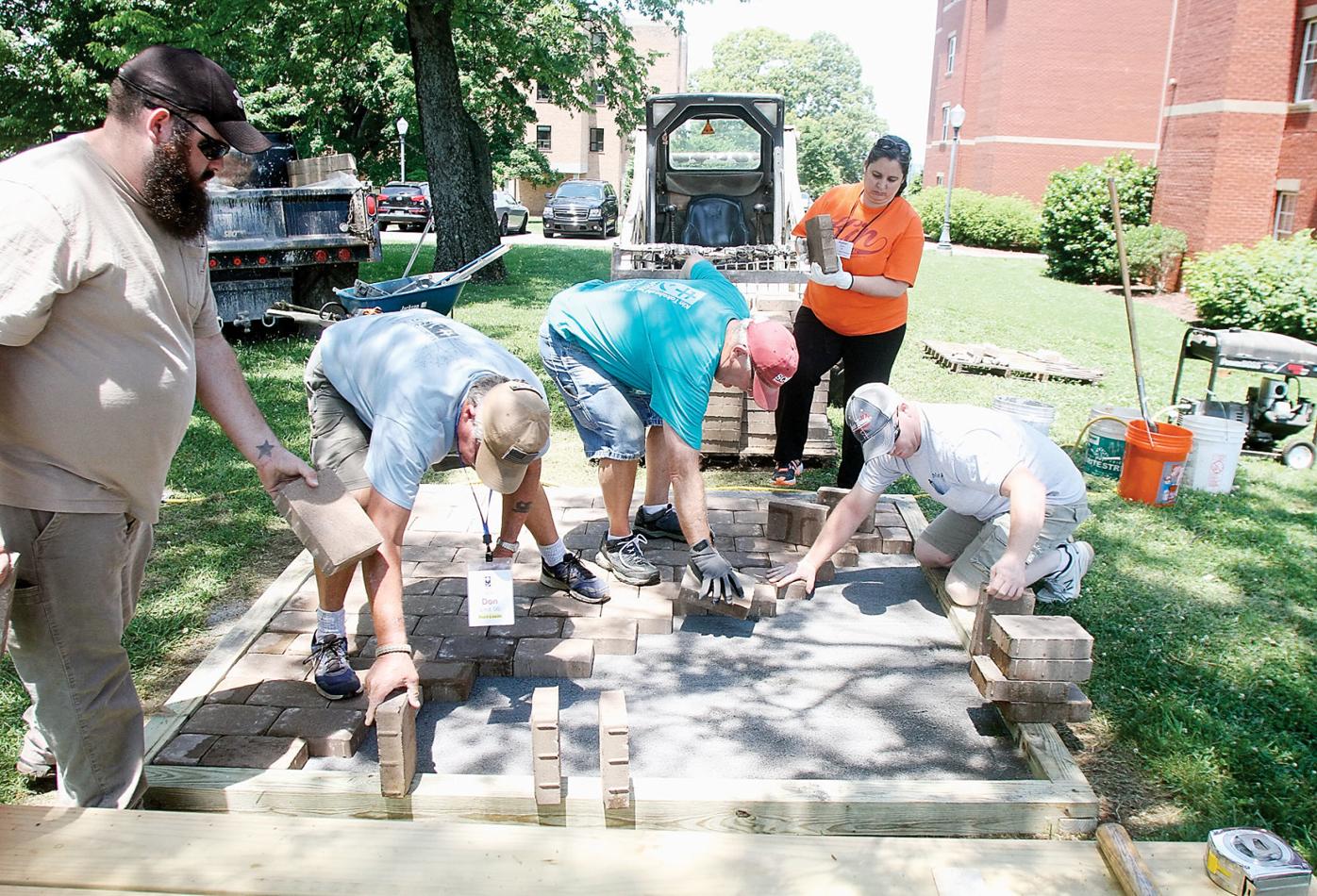 Yournews Marriott Staff Volunteers At Child Family Tennessee