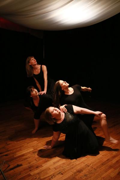 Circle Modern Dance Reveals The Subtle Layer Of Life Love And Loss Entertainment Thedailytimes Com