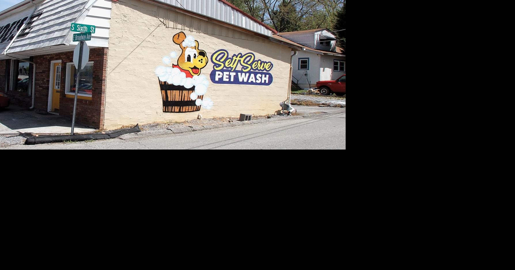 Doityourself pet wash shop opens on East Broadway Business