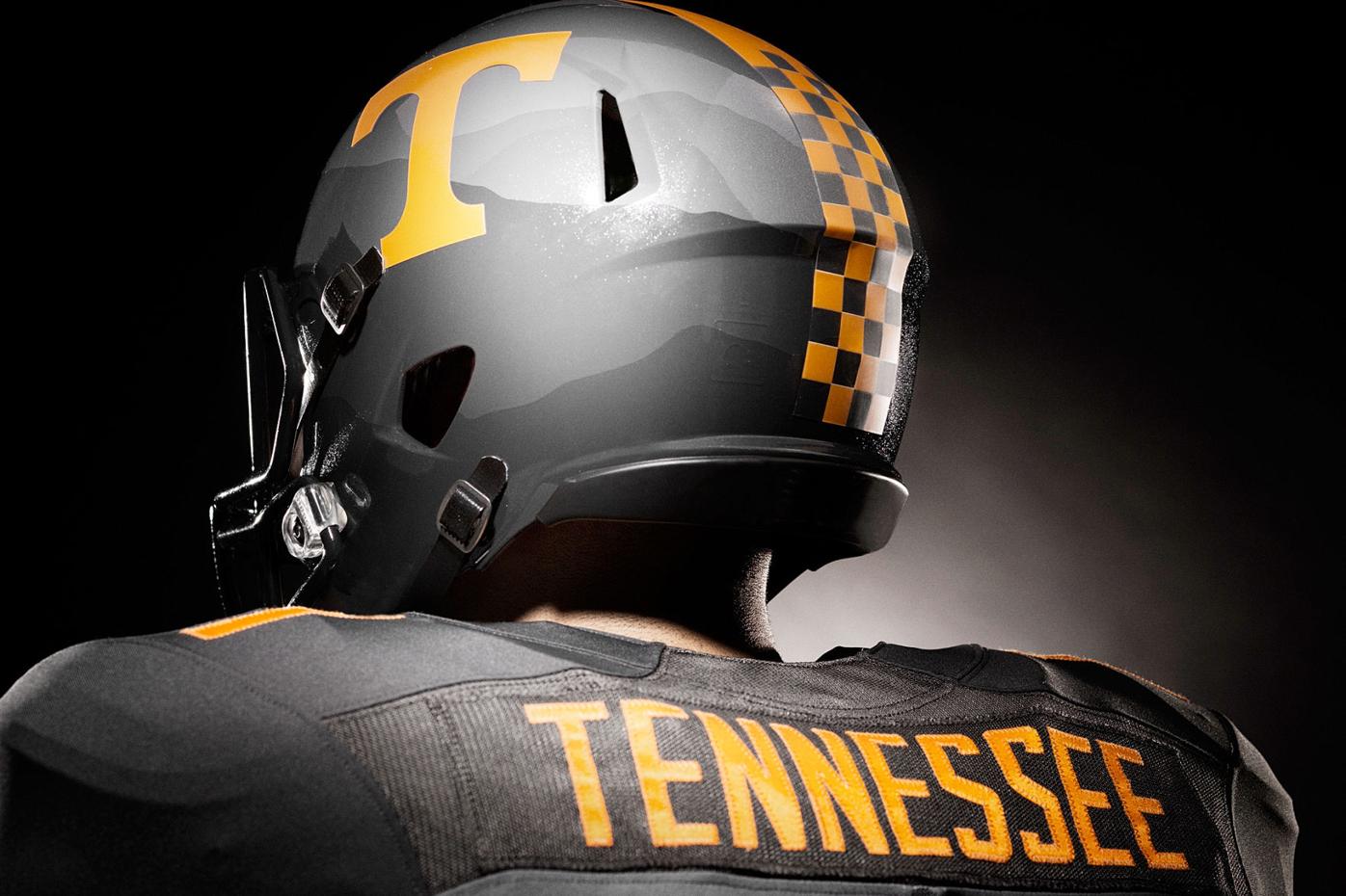 'One Tennessee' debuts as Vols show off switch to Nike Sports