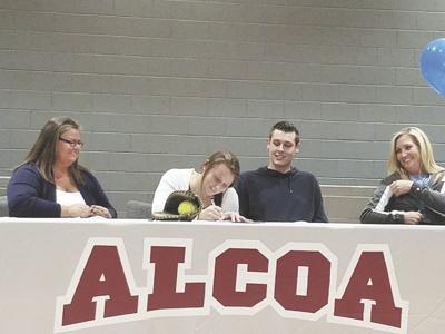Alcoa S Tori Ogle Hits It Off With Cleveland State Sports Thedailytimes Com