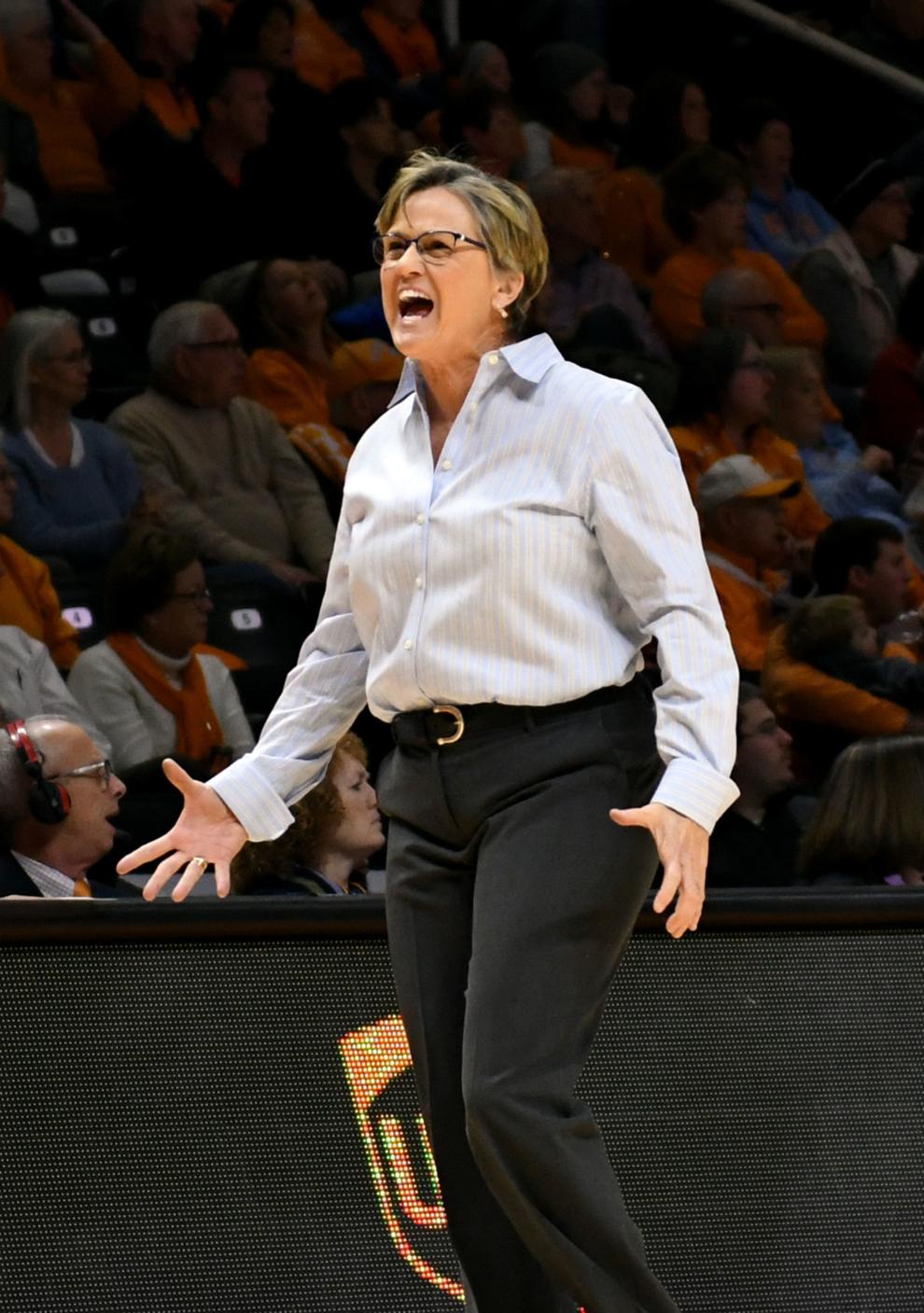 Tennessee announces contract extension for Holly Warlick Sports