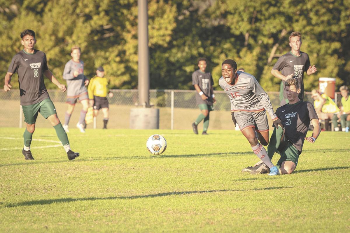 Healthy midfield carries Scots past Piedmont | Sports ... As of the most recent 2019 ncaa division i men's soccer season, 206 schools in the united states sponsored division i varsity men's soccer;