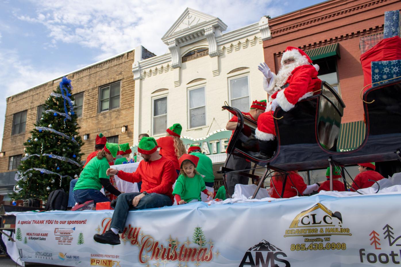 Covington Va Christmas Parade 2022 A Winter Wonderland In Warm Weather, The Annual Jaycees Christmas Parade  Fills Downtown Streets | News | Thedailytimes.com