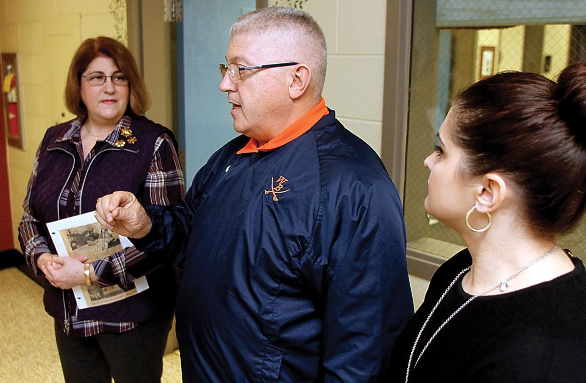 Friendsville Elementary School quilts showcase artwork from Hill's