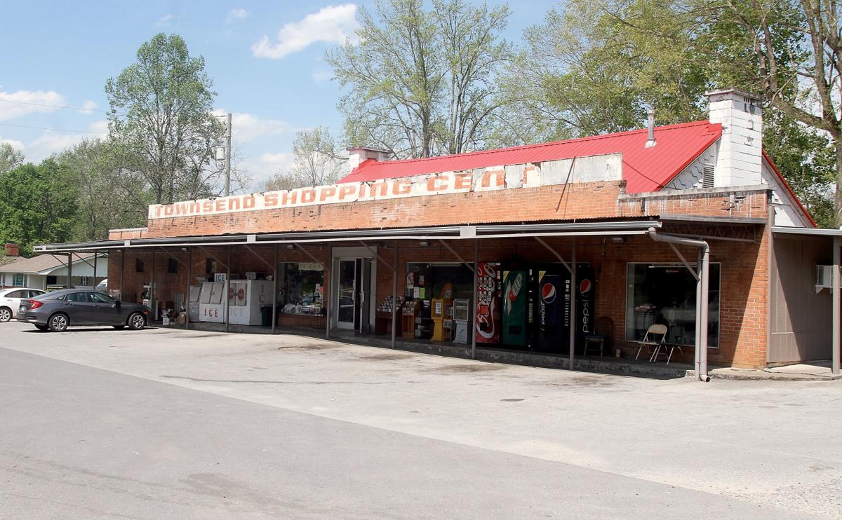 Amish favorites tempt travelers at Townsend Shopping Center Mdt Special