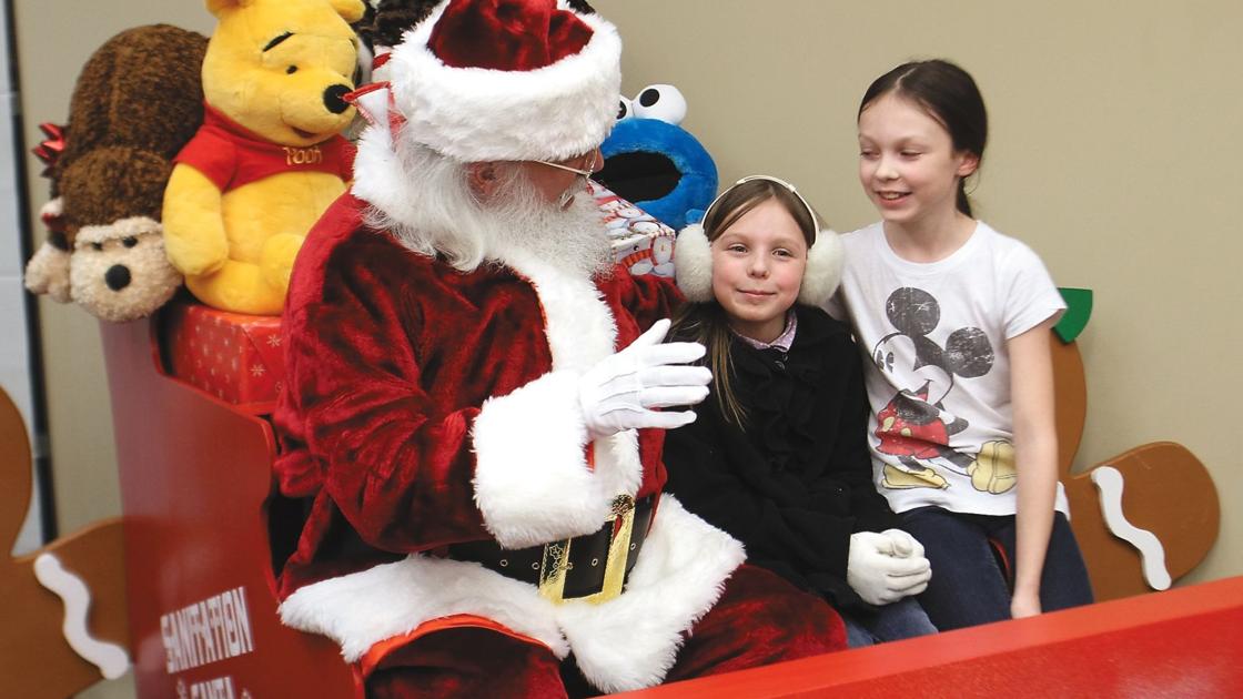 Area Holiday Activities Kick Off In Full Force This Weekend Entertainment Thedailytimes Com Christmas Toy Runs November 2021 Maryville Tn