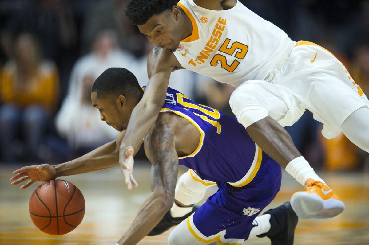 Vols Shrink In Second Half Escape With Win Over Tennessee Tech