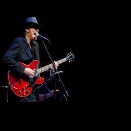 Lightnin’ Charlie hits ‘The Shed’ with a dose of the blues ...