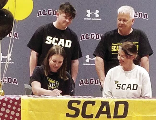 Caroline Buchanan signs with SCAD tennis