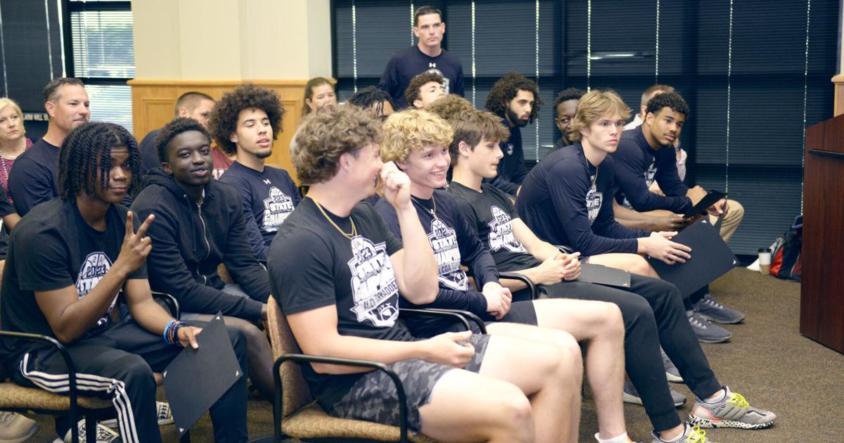 Alcoa High School boys basketball team honored for state championship ...