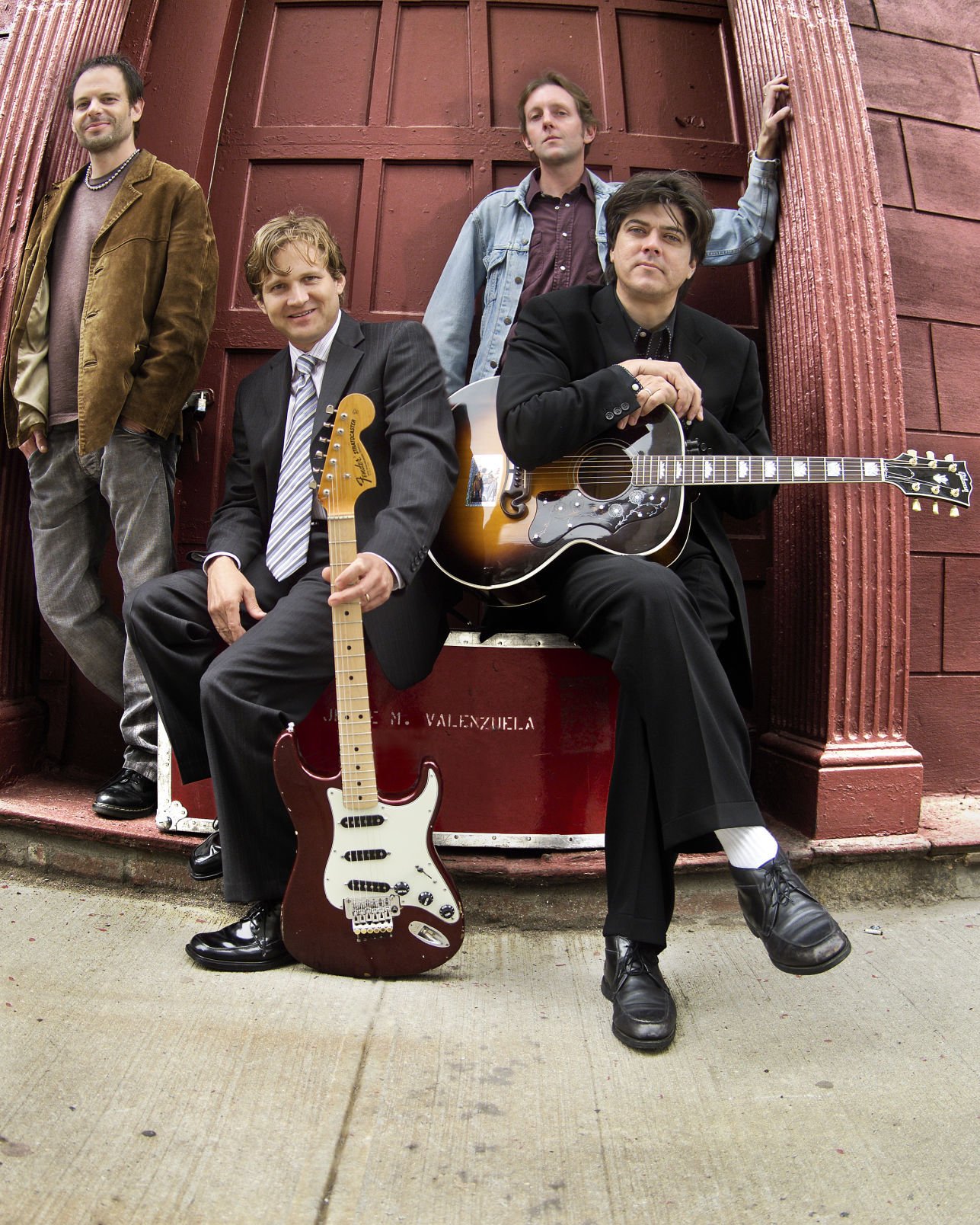 STILL 'MISERABLE' AFTER ALL THESE YEARS Gin Blossoms celebrate the