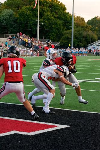 Maryville adds under-center offense to playbook, finds early success ...