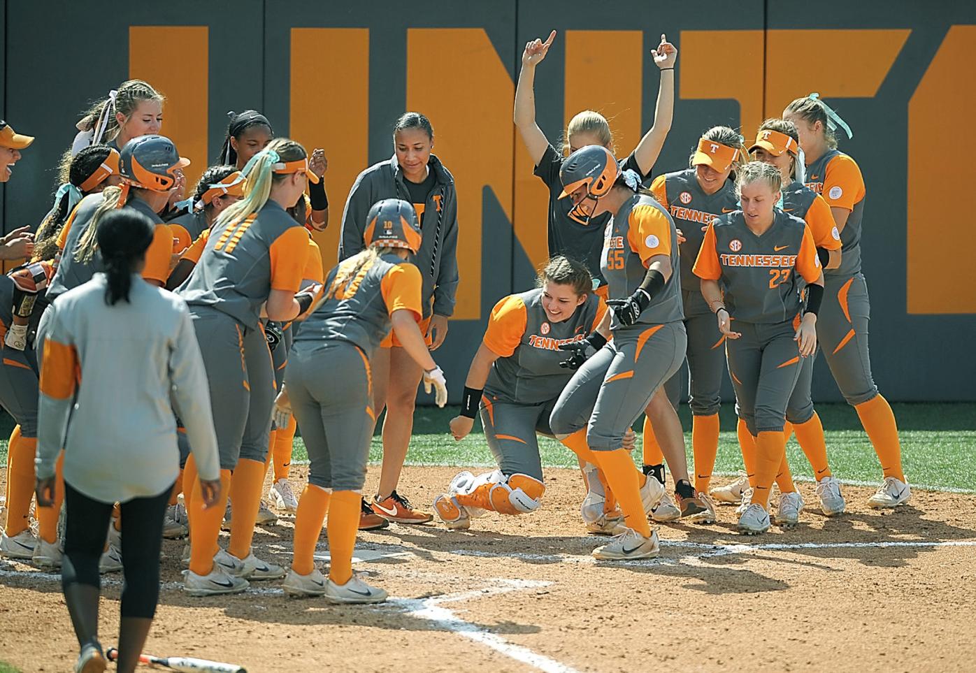 Tennessee softball team preparing for tough schedule Sports