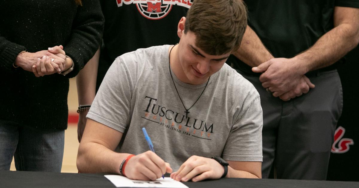 Maryville's Henry Chambers signs with Tusculum football | Sports ...