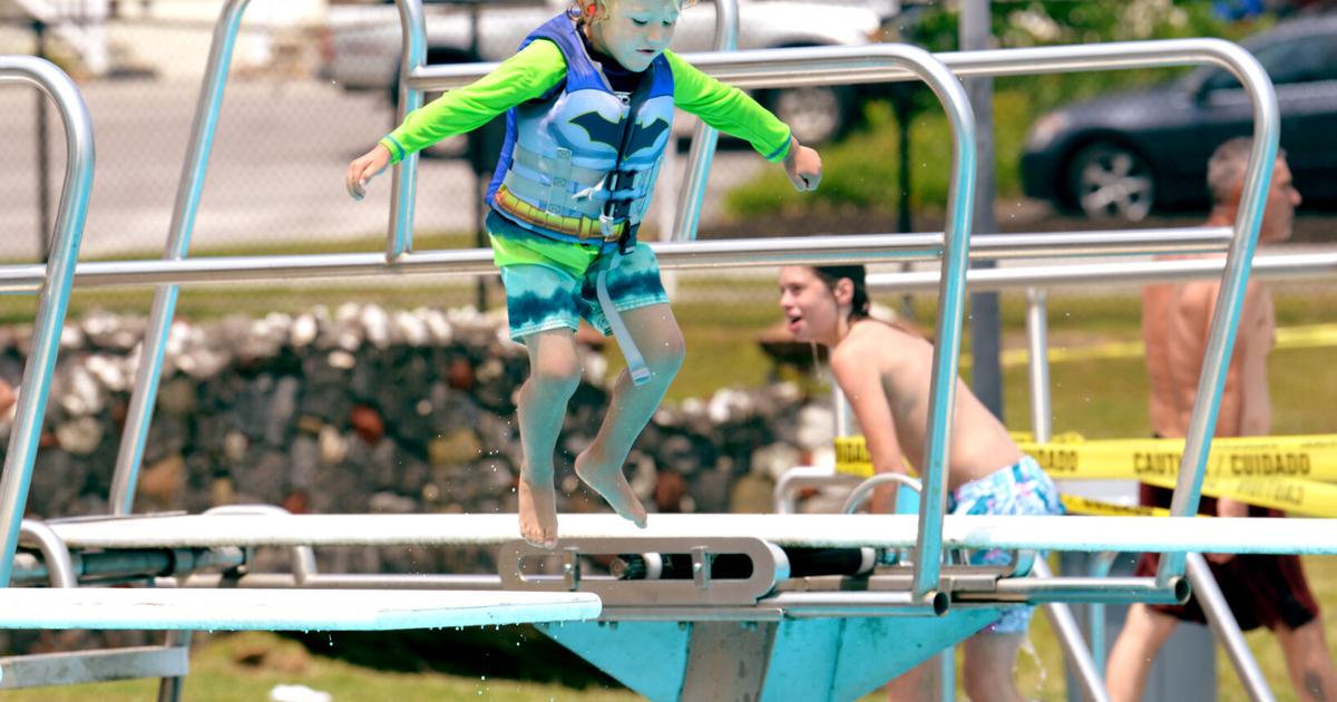 PHOTO GALLERY: Springbrook Pool opens for summer | News | thedailytimes.com