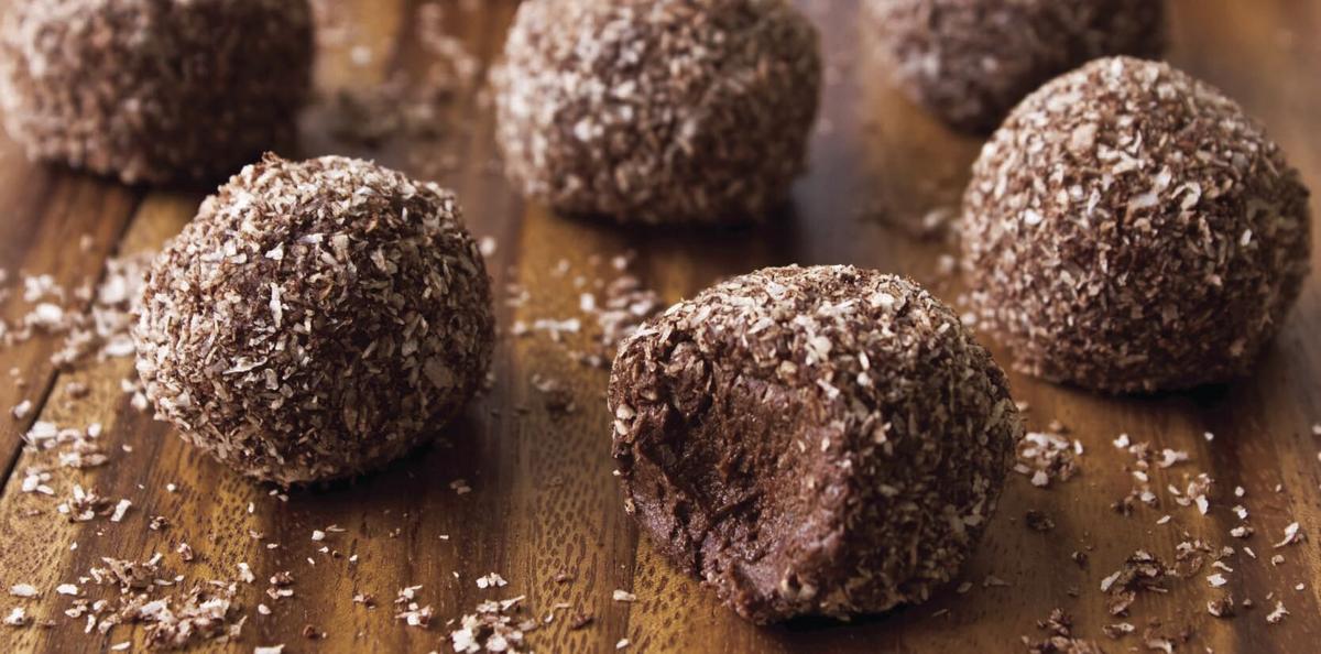 Five Minute Bourbon Balls - Sprinkle Bakes