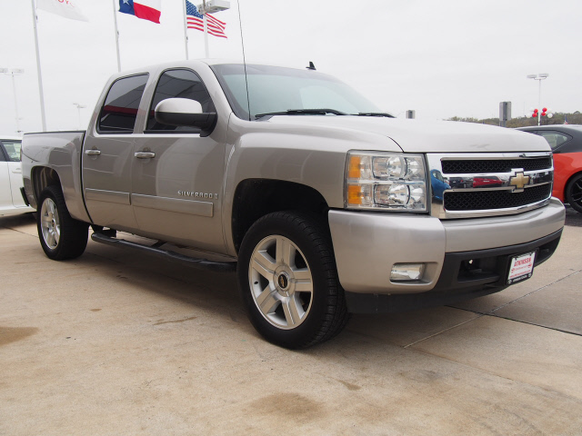 2008 Doeskin Tan Chevrolet Silverado 1500 | Trucks | theeagle.com