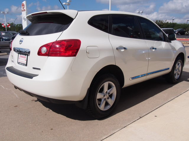 2013 nissan rogue white