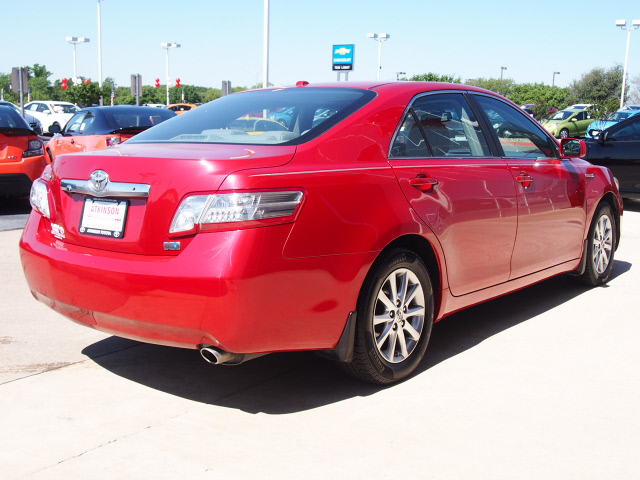 2010 Barcelona Red Metallic Toyota Camry Hybrid | Sedans | theeagle.com