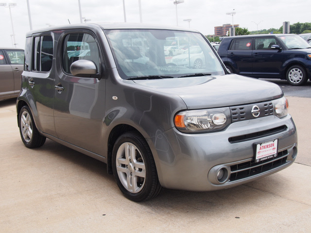 grey cube car