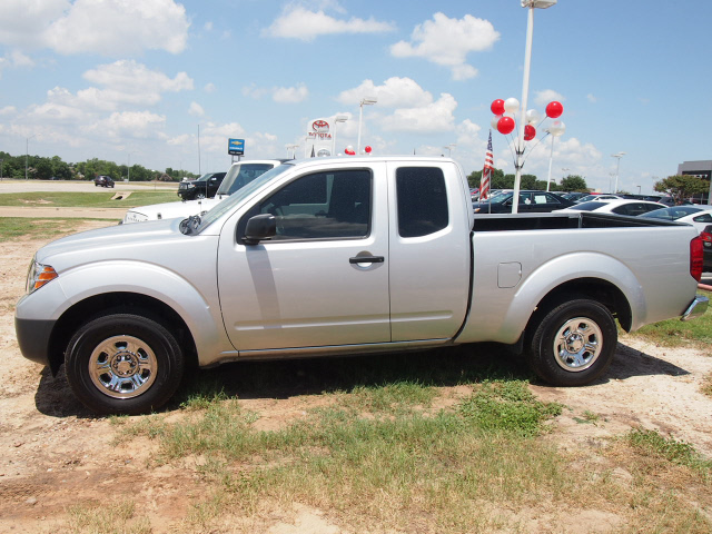 silver nissan frontier