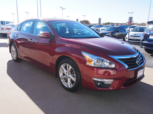 2013 Red Nissan Altima | Sedans | theeagle.com