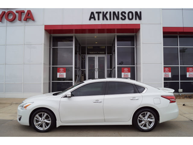 2013 white altima