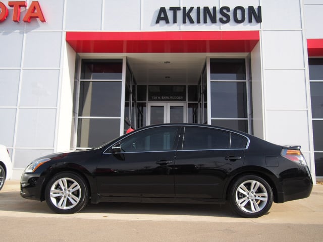 2012 nissan altima all black