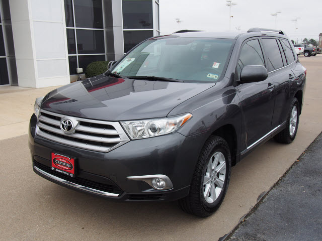 2011 Magnetic Gray Metallic Toyota Highlander | SUVs | theeagle.com
