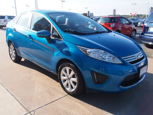 2012 Ford fiesta blue candy metallic #8