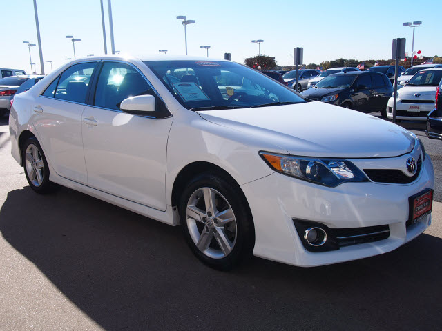 2012 Super White Toyota Camry | Sedans | theeagle.com