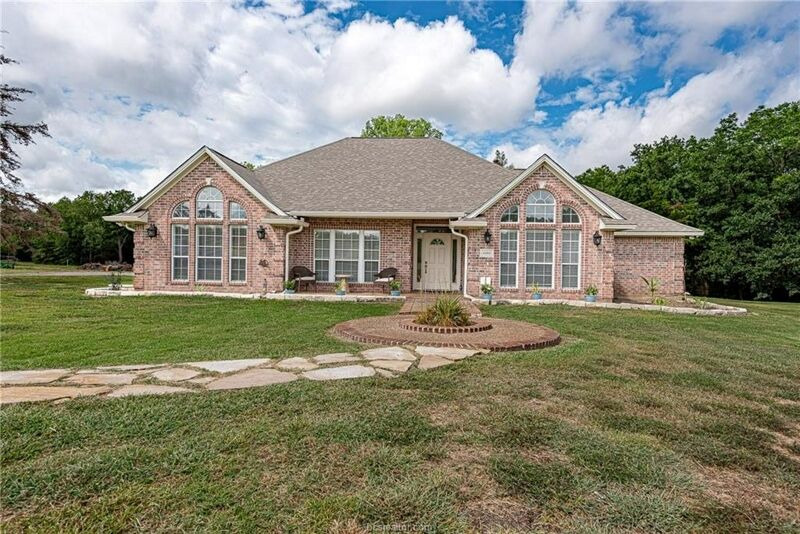 3 Bedroom Home in College Station 650,000