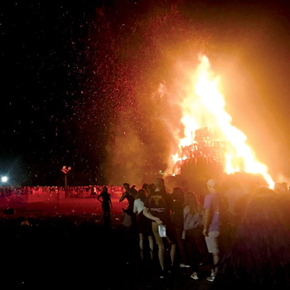 Student Bonfire Celebrates A M Camaraderie Local News Theeagle Com