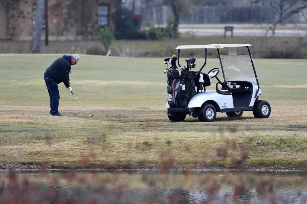 Golfers say goodbye to Bryan municipal course on its final day of