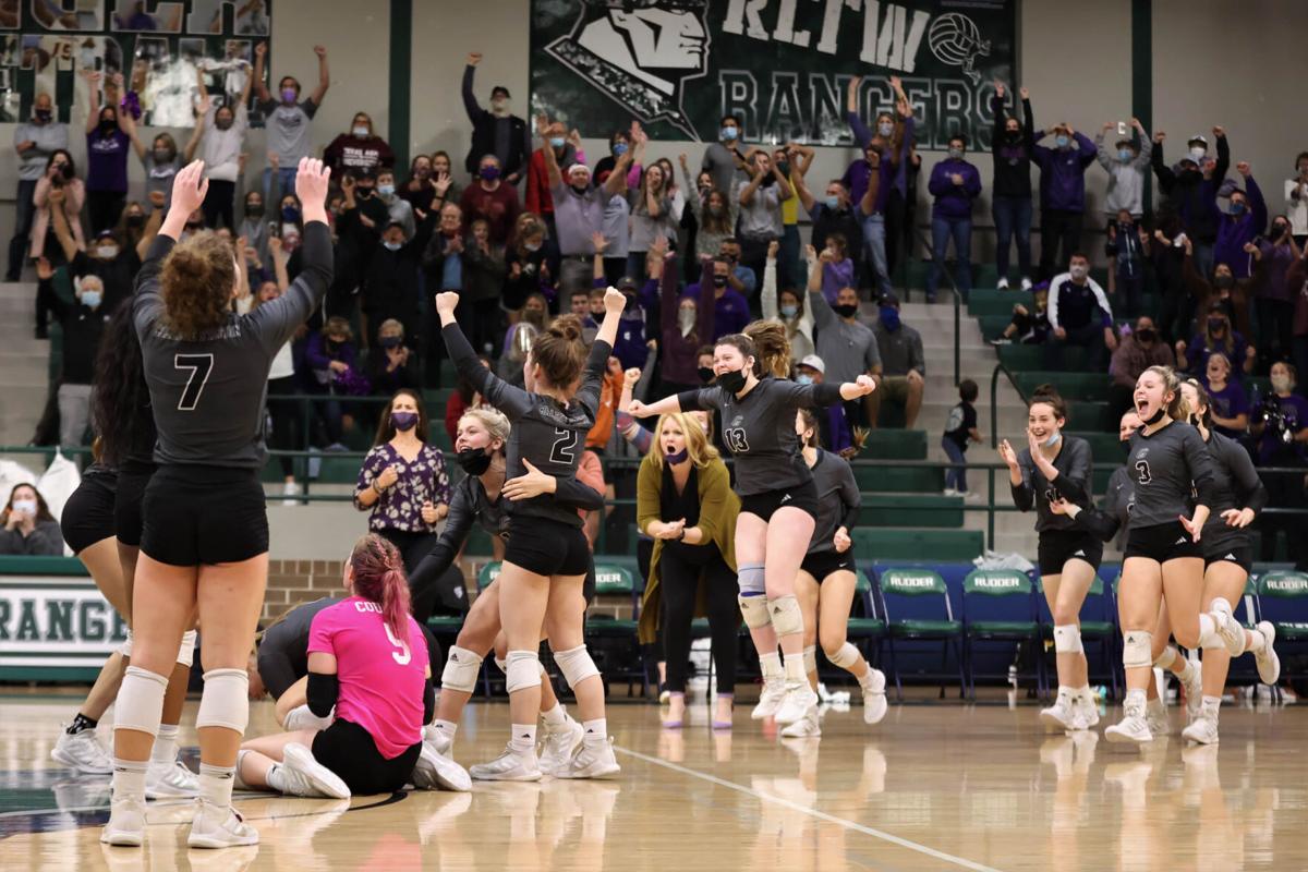 College Station Volleyball Team Reaches Regional Semifinals With Win Over 19 5a Rival Sports News Theeagle Com