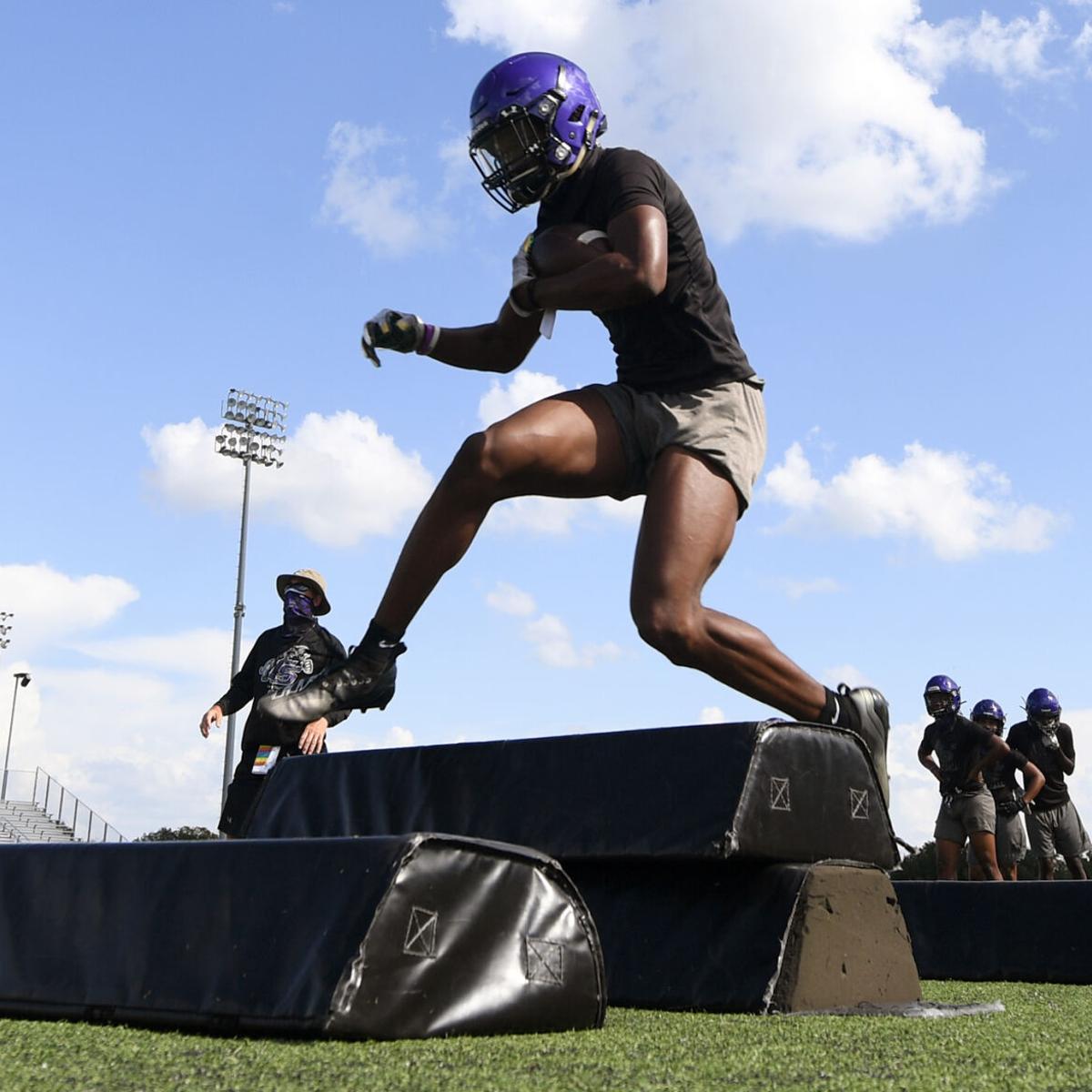 College Station A M Consolidated To Get New Turf Lights At Football Stadiums Sports News Theeagle Com