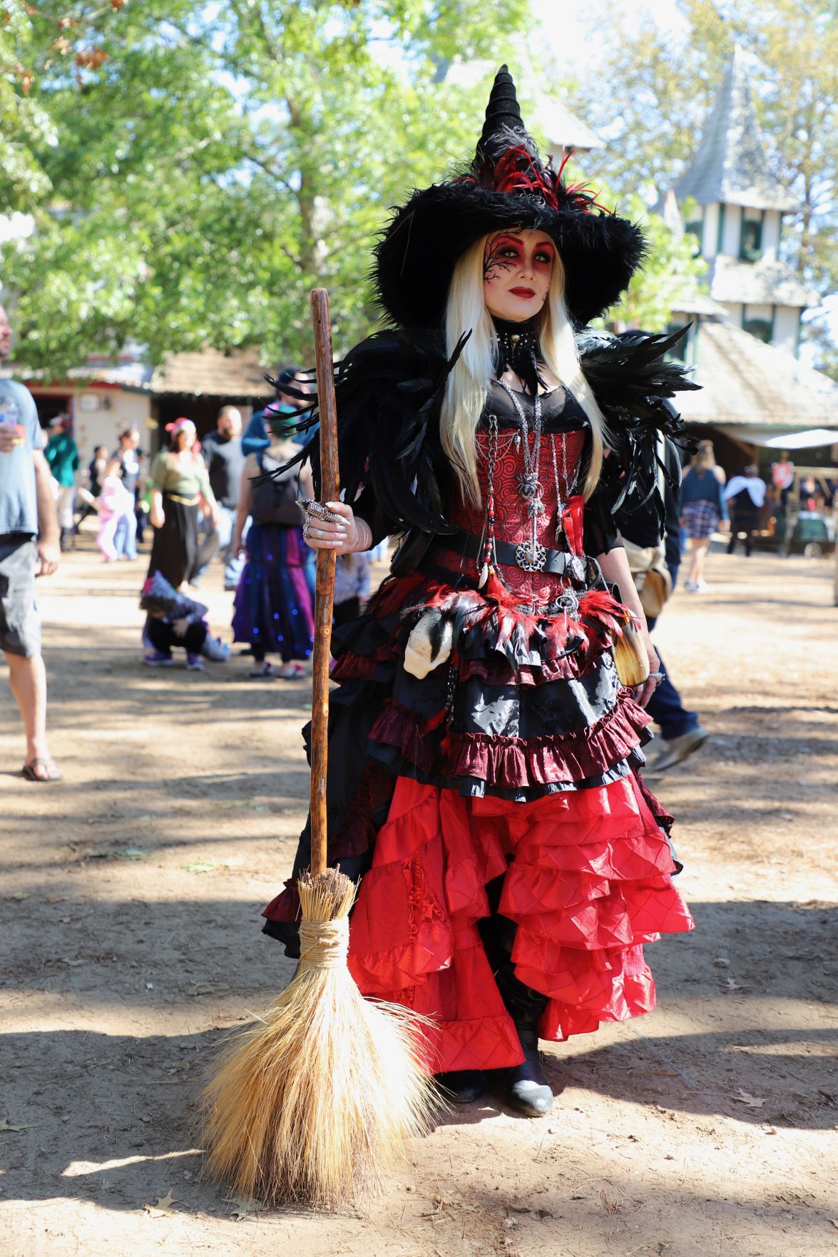 Texas Renaissance Festival All Hallows Eve Weekend Gallery Theeagle Com