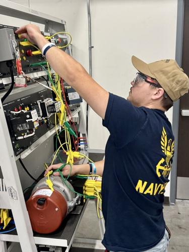Navy veteran takes maintenance experience to the classroom