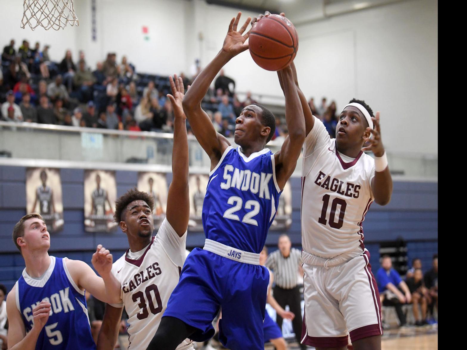 Hearne Boys Basketball Team Edges Snook On Last Second Shot