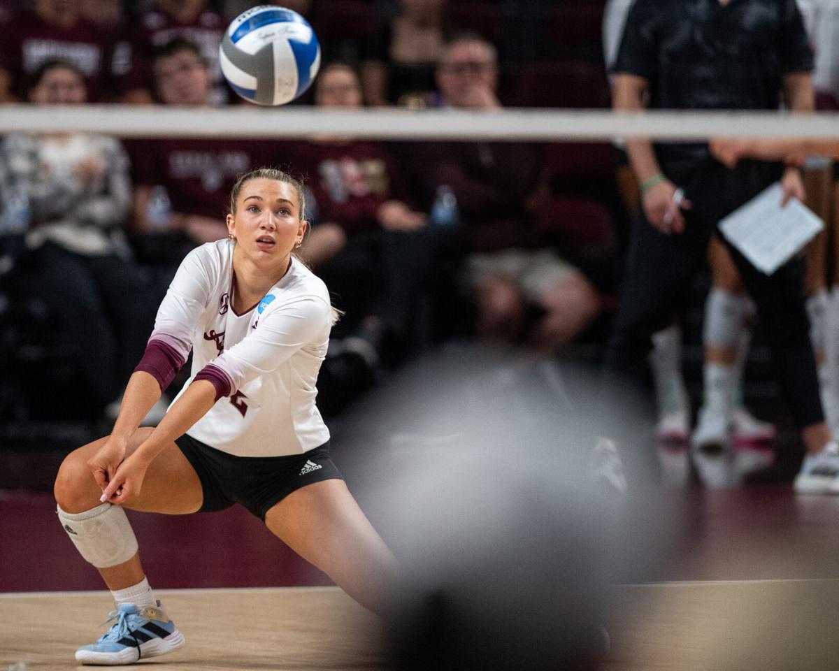 Addi Applegate Texas A&M volleyball: Applegate, Rodriguez compete for libero