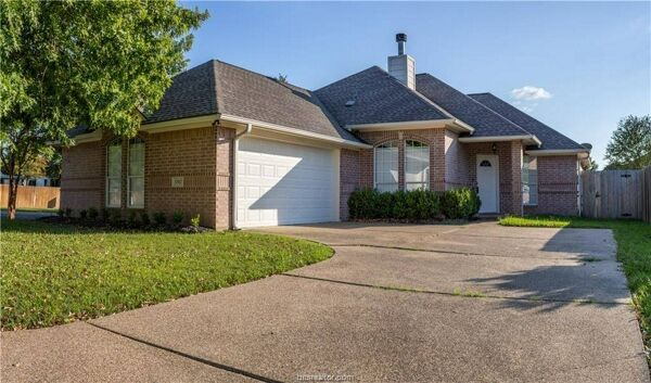 3 Bedroom Home in College Station - $2,000