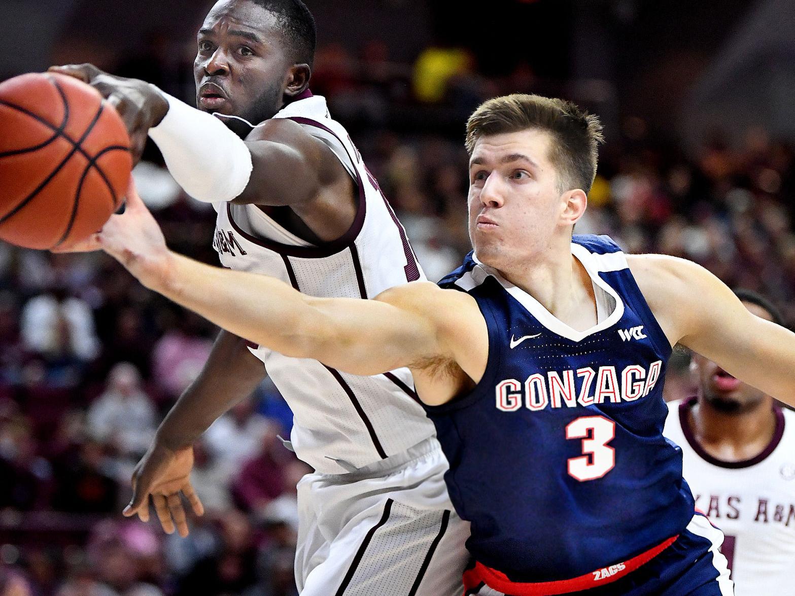 Gilder Returns To Lead Gonzaga Men S Basketball Team Past Texas