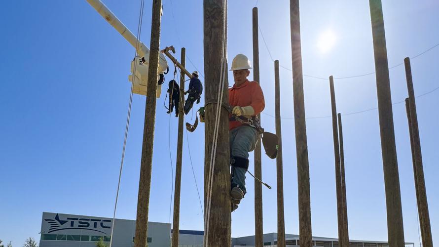 Featured | Ballard proves communication is no obstacle in Electrical Lineworker program