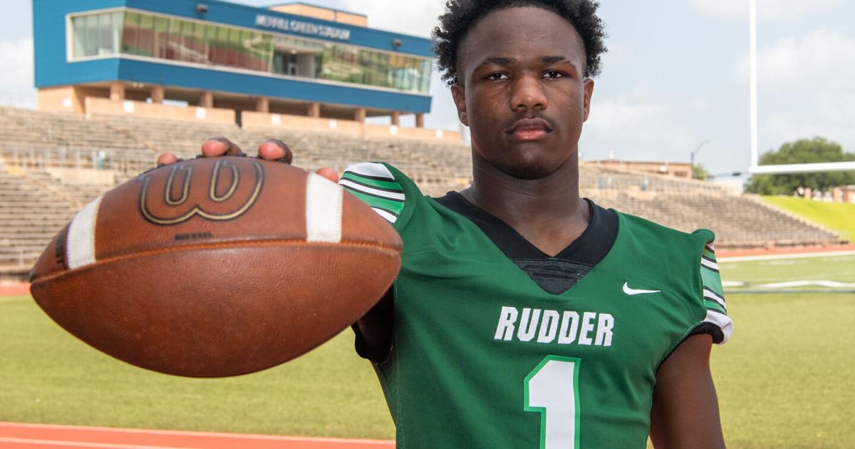 Mitch Rudder Rudder gets first victory with dominating effort against Elgin