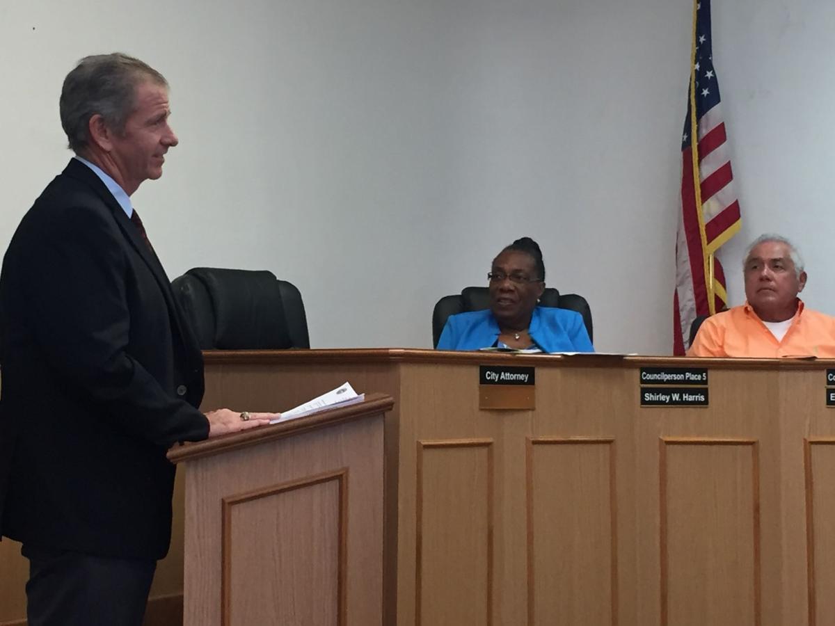 Law firm representing Hearne resigns, citing unprofessional